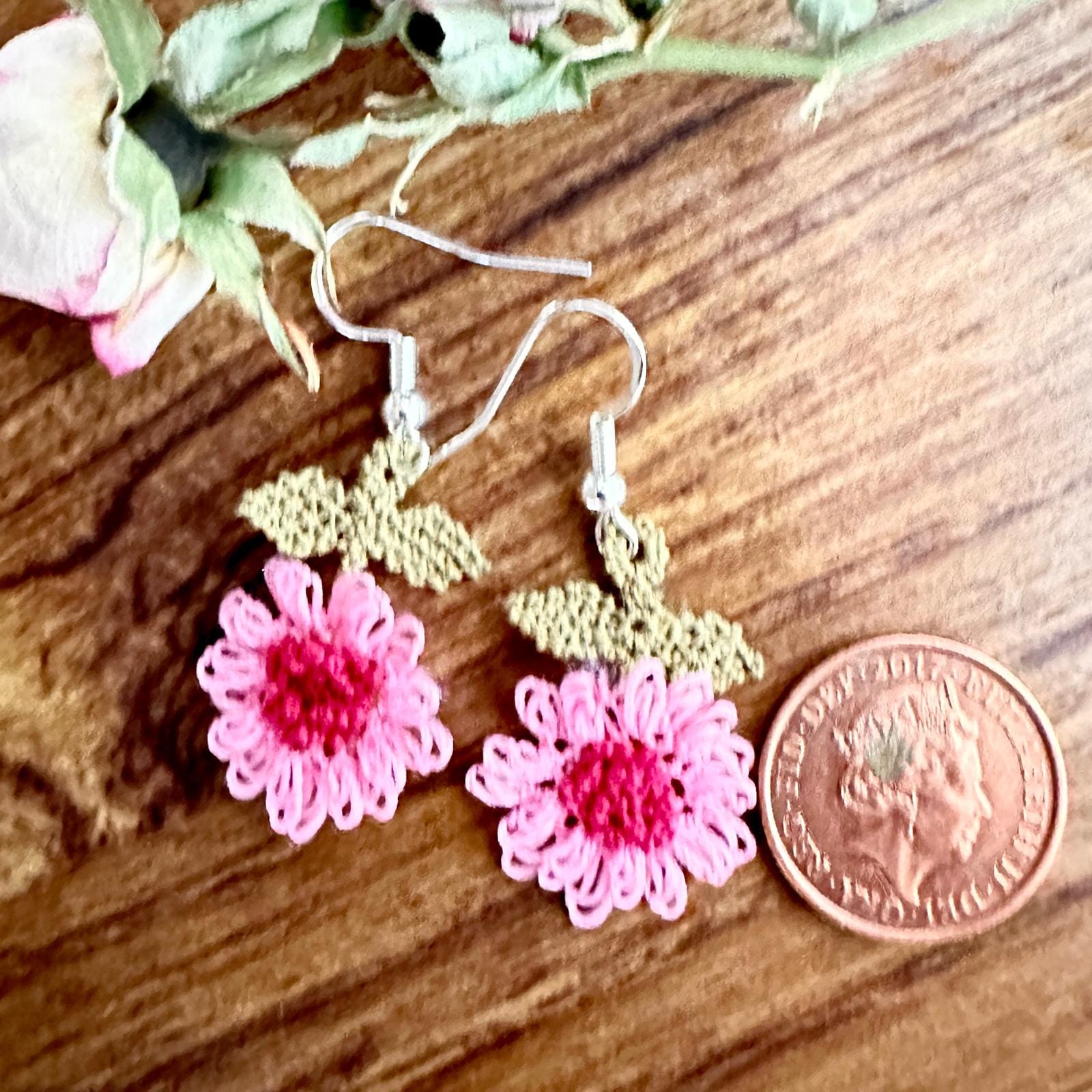 Handmade Sunflower and Daisy Bracelet and Earrings, Boho Flower Gift for Her/Him Handmade Sunflower and Daisy Bracelet and Earrings, Boho Flower Gift for Her/Him