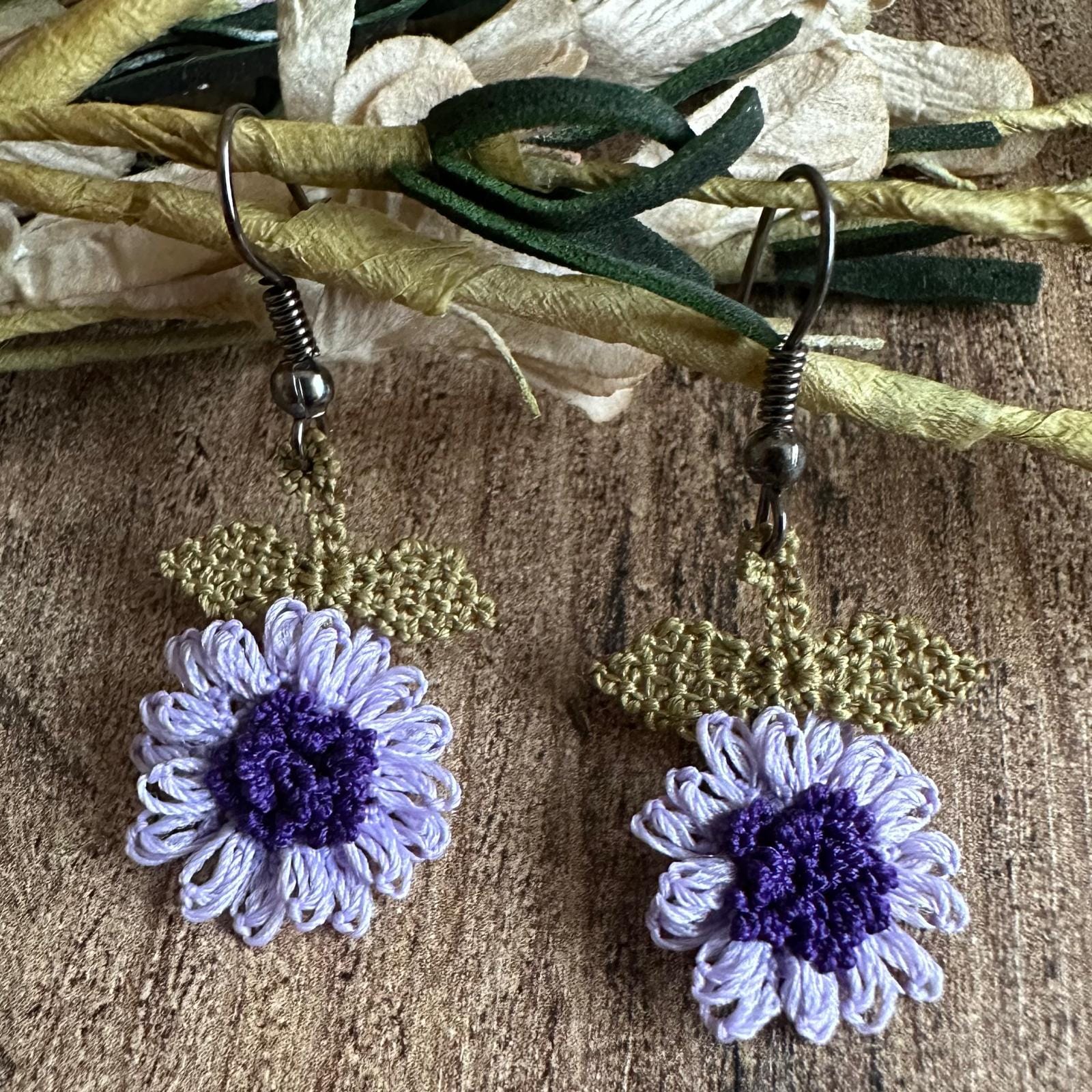 Handmade Sunflower, Daisy Bracelet and Earrings Handmade Sunflower, Daisy Bracelet and Earrings