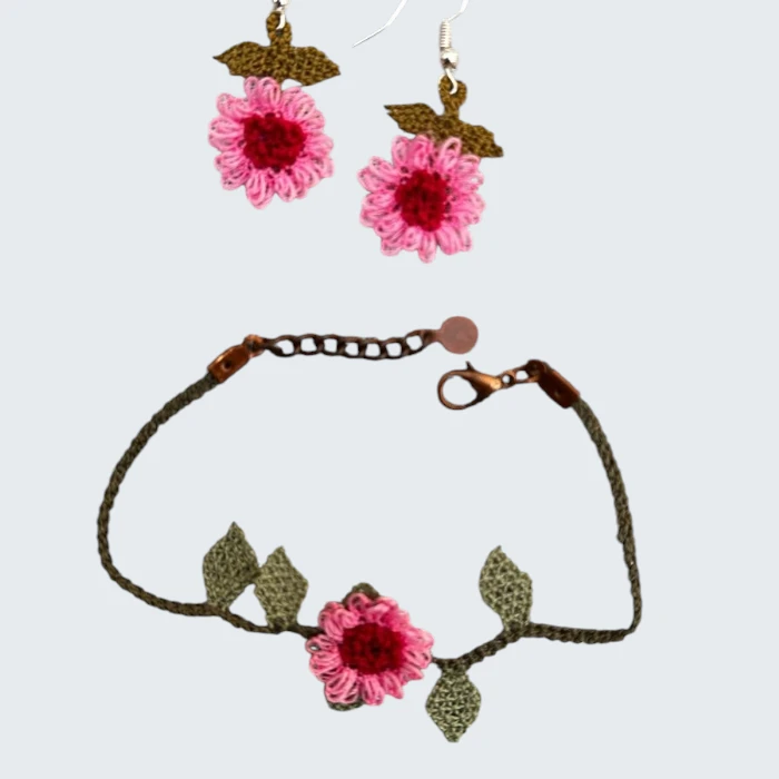 Handmade Needle Lace Daisy Bracelet Set, Inspired by Traditional Oya Craft Handmade Needle Lace Daisy Bracelet Set, Inspired by Traditional Oya Craft