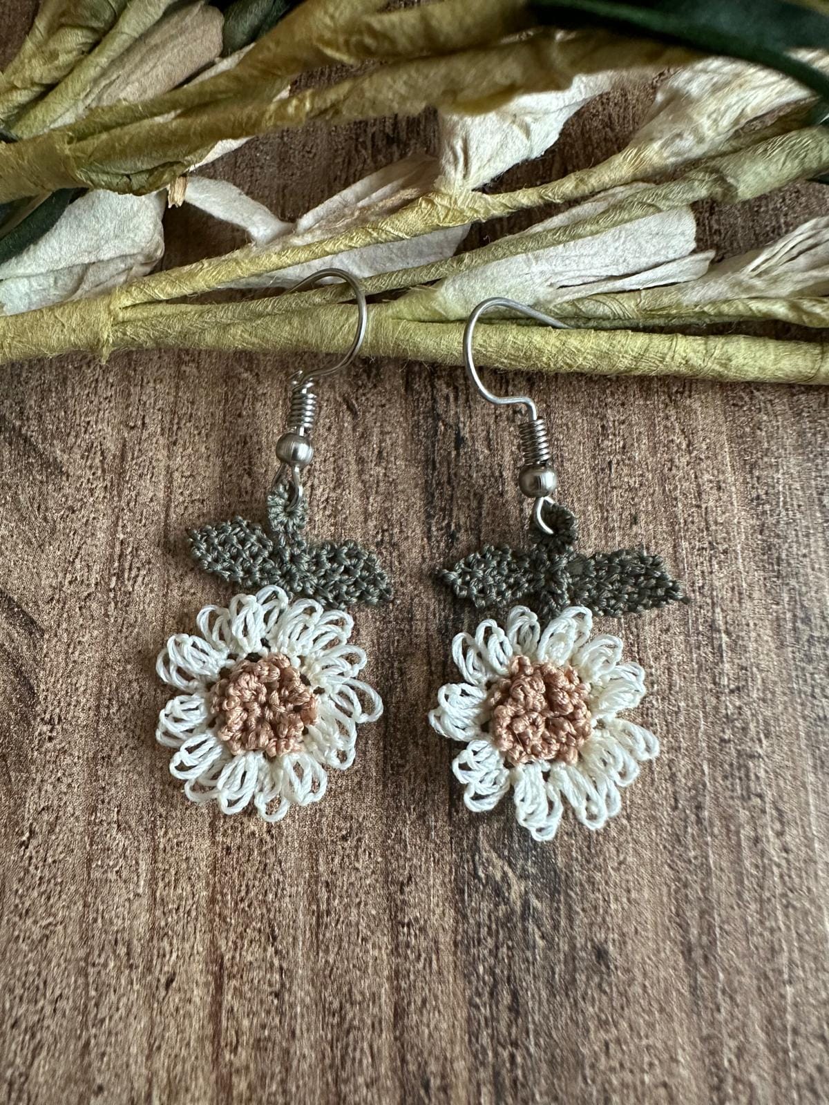 Handmade Sunflower, Daisy Bracelet and Earrings Handmade Sunflower, Daisy Bracelet and Earrings