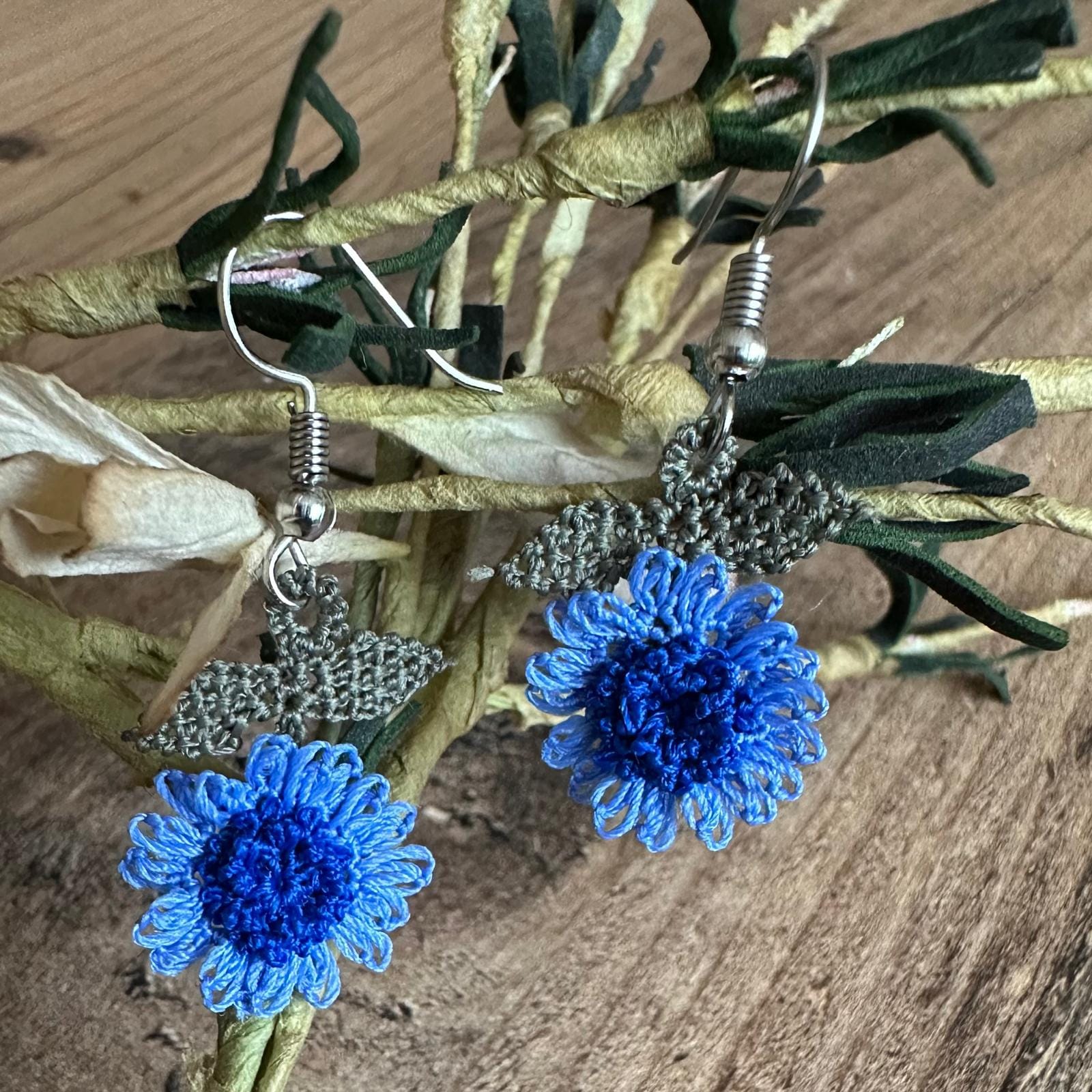Handmade Sunflower, Daisy Bracelet and Earrings Handmade Sunflower, Daisy Bracelet and Earrings