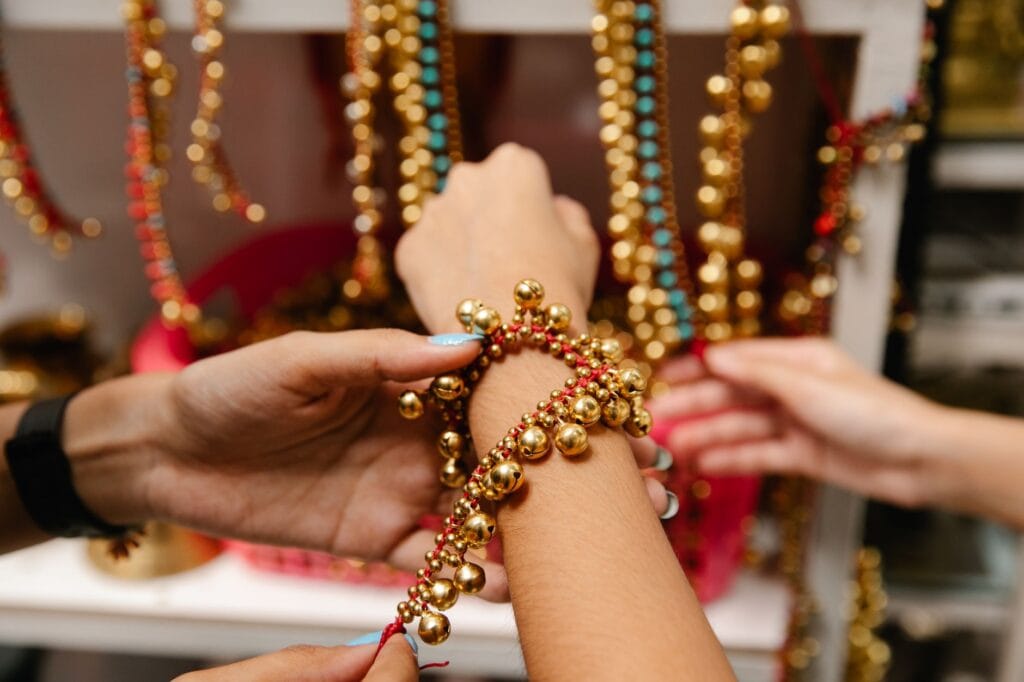 Discover why Art Deco and Victorian jewellery styles are making a comeback. Explore Meli Design's vintage-inspired collection at Greenwich Market.